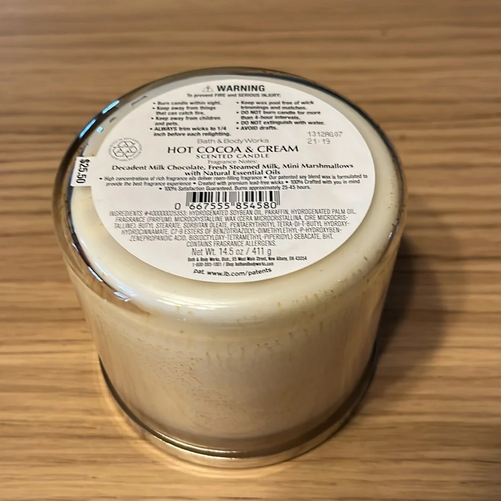 Bath & Body Works 3 Wick Candle. Hot Cocoa & Cream.